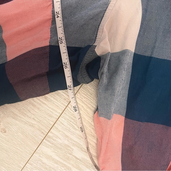 Torrid Women’s 3X Lizzie Rayon Twill Button-Up Long Sleeve Shirt Pink Blue - Picture 6 of 9